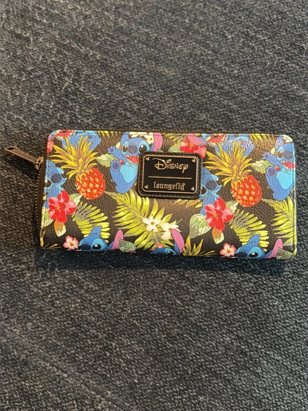 Loungefly Disney Stitch Tropical Zip Wallet - Black